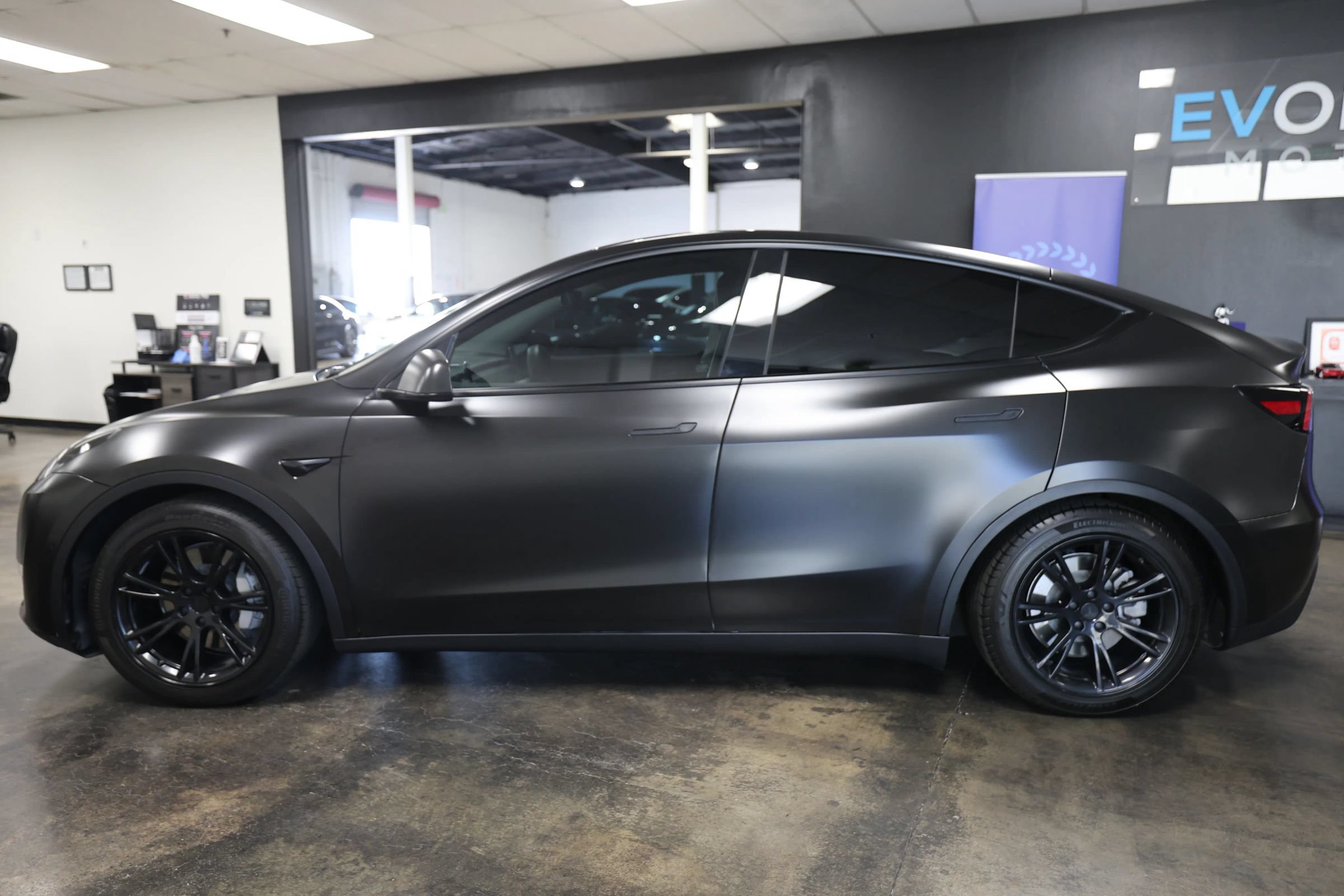 Used 2021 Tesla Model Y Long Range AWD/4WD image 11