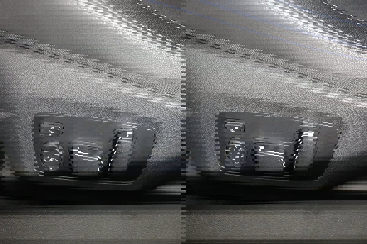 Used 2024 BMW M2 w/ Lighting Package image 24