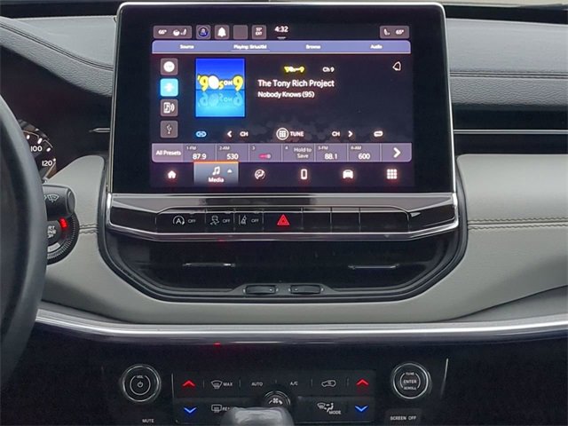 Used 2022 Jeep Compass Limited image 17