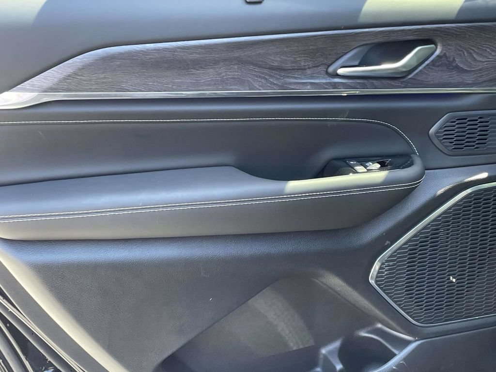 New 2025 Jeep Grand Cherokee L Overland w/ Luxury Tech Group IV AWD/4WD image 22