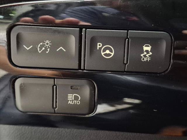 Used 2016 Toyota Prius Four Touring w/ Premium Convenience Package FWD image 14