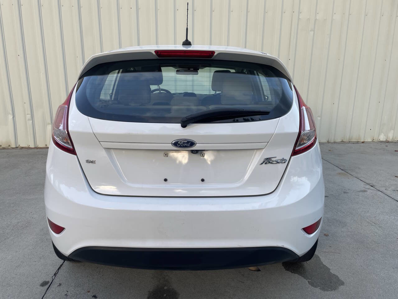 Used 2018 Ford Fiesta SE FWD image 4