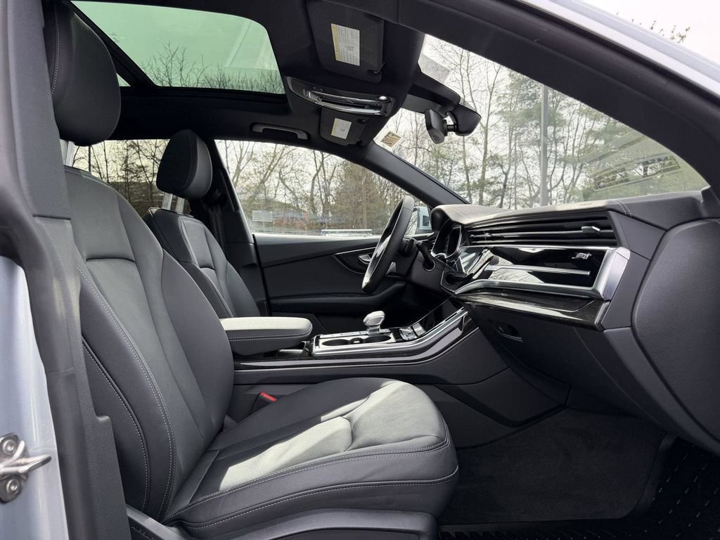 Used 2025 Audi Q8 Premium w/ Convenience Package AWD/4WD image 19