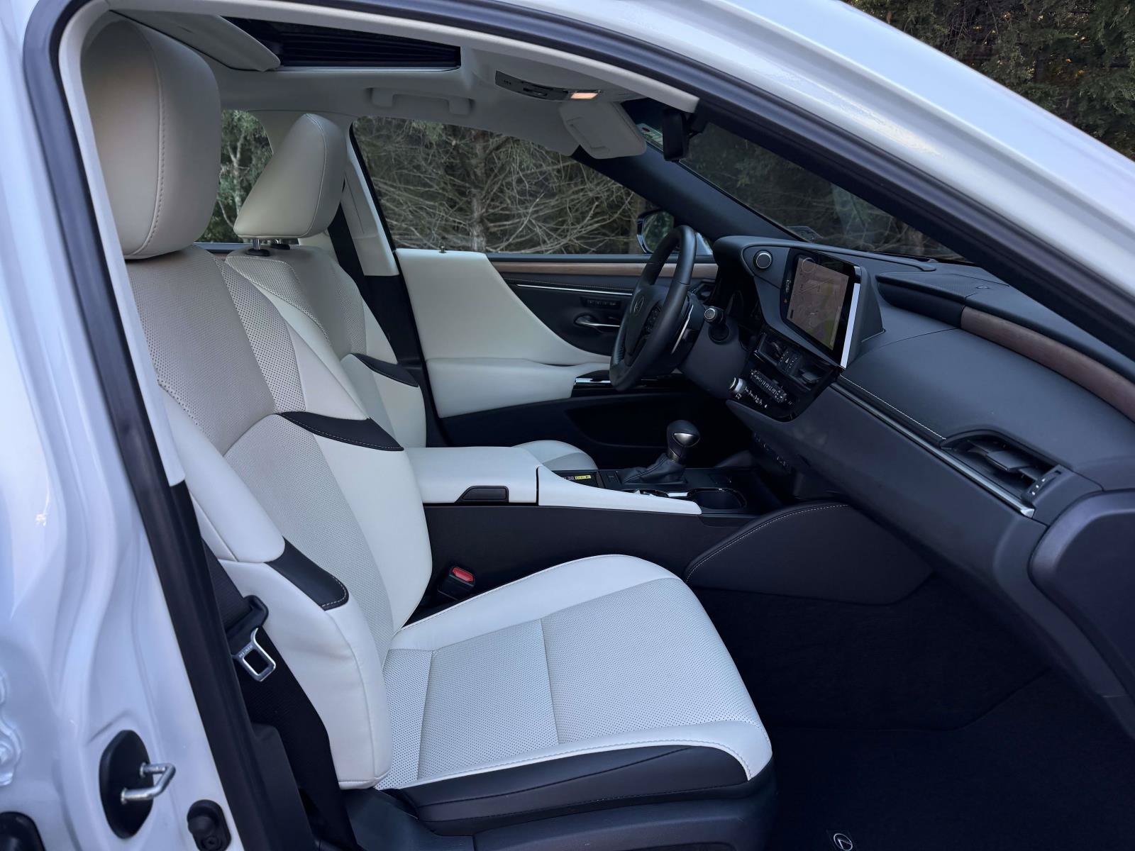 Used 2025 Lexus ES 350 w/ Premium Package FWD image 14