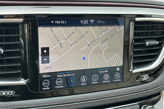 Used 2020 Chrysler Pacifica Limited image 25