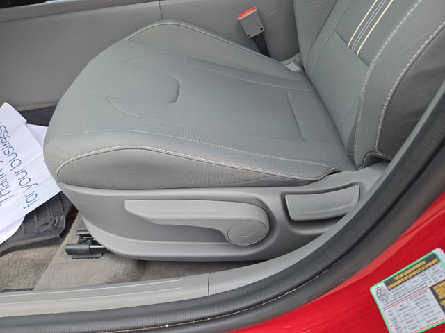 Certified 2025 Hyundai Elantra Sport image 25