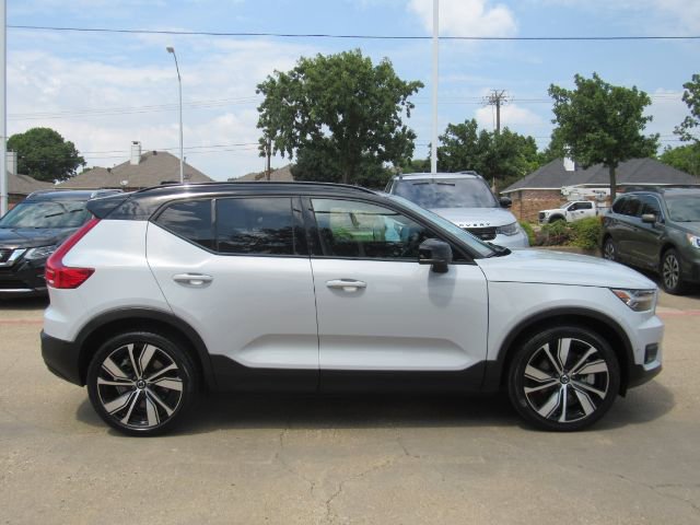 Used 2022 Volvo XC40 P8 Recharge Plus image 5