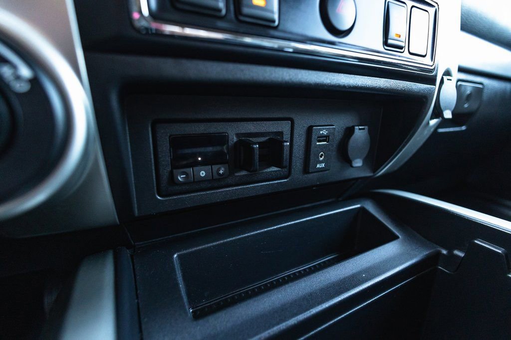 Used 2018 Nissan Titan PRO-4X image 23