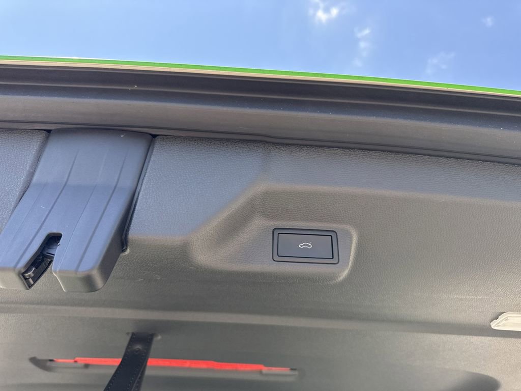 New 2025 Volkswagen ID. Buzz Pro S image 17