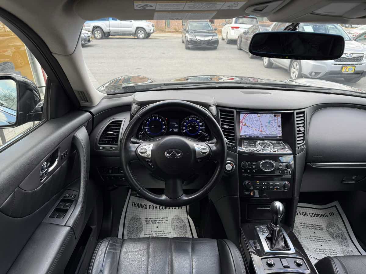 Used 2015 INFINITI QX70 AWD w/ Premium Package image 14