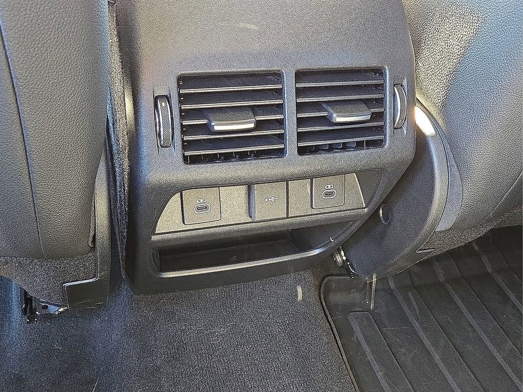 Used 2021 Land Rover Discovery Sport S image 19