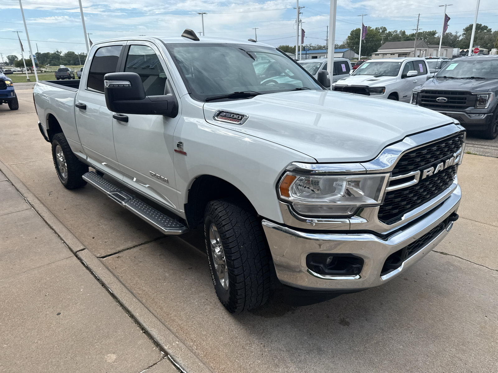 Used 2024 RAM 2500 Big Horn w/ Off Road Package AWD/4WD image 3