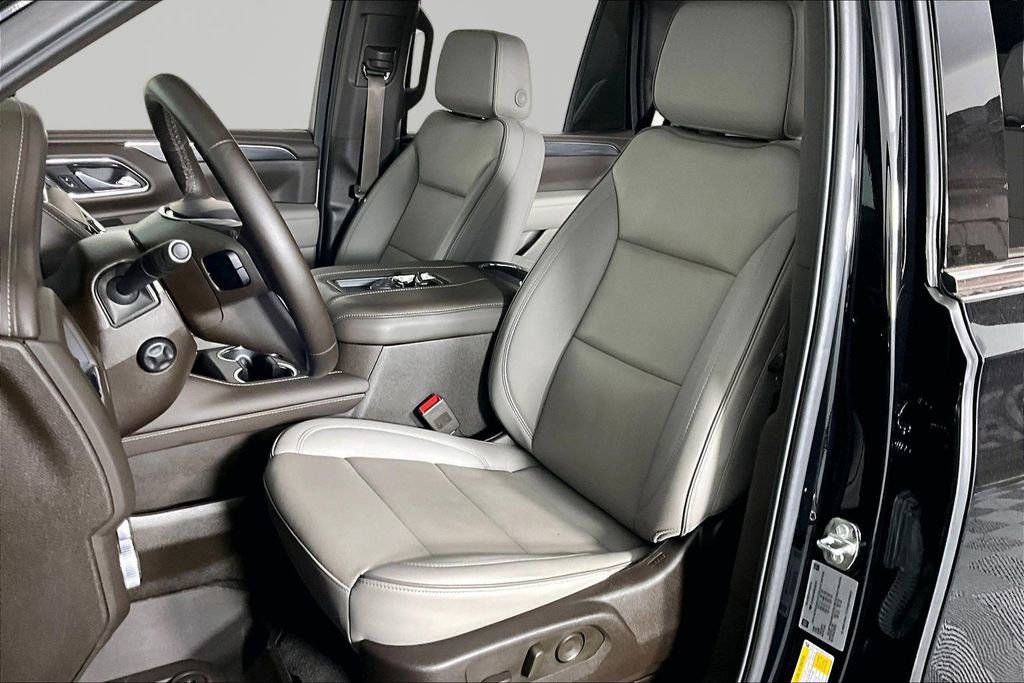 Used 2024 GMC Yukon SLT w/ SLT Luxury Package RWD image 20