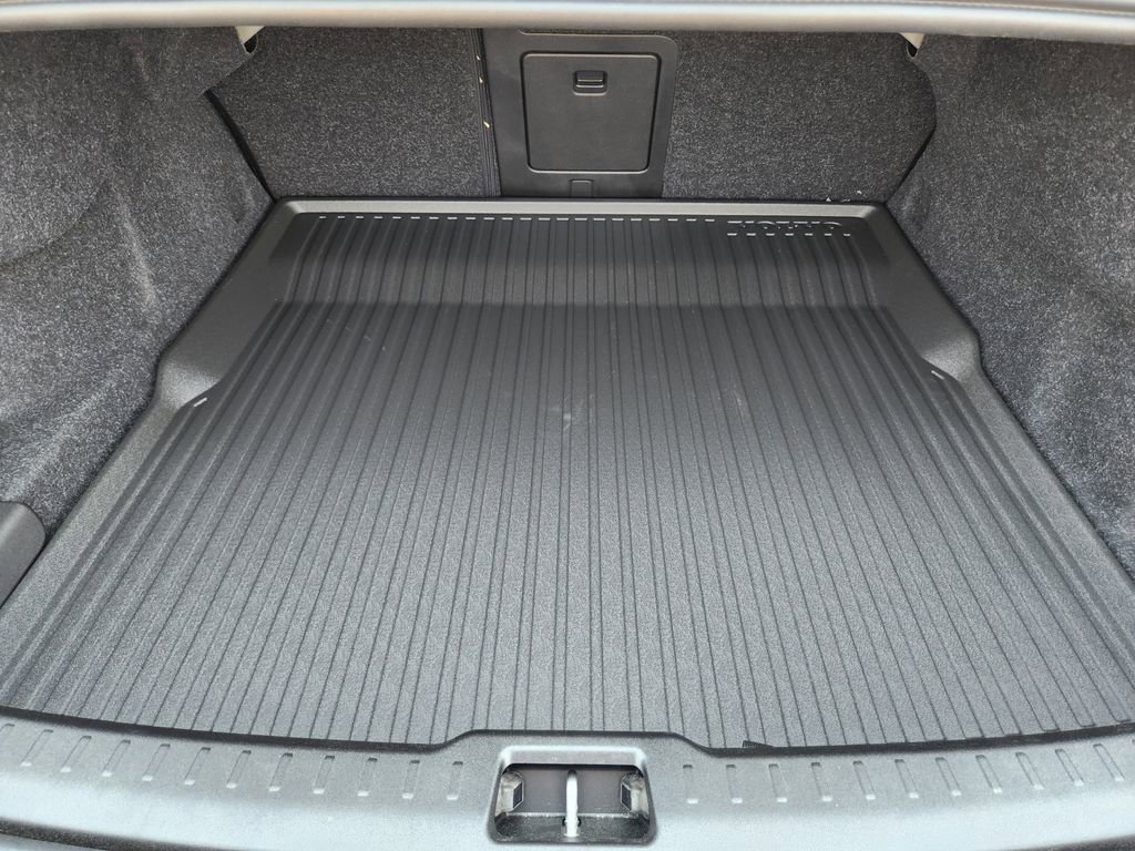 Certified 2025 Volvo S60 B5 Core w/ Protection Package Premier image 32