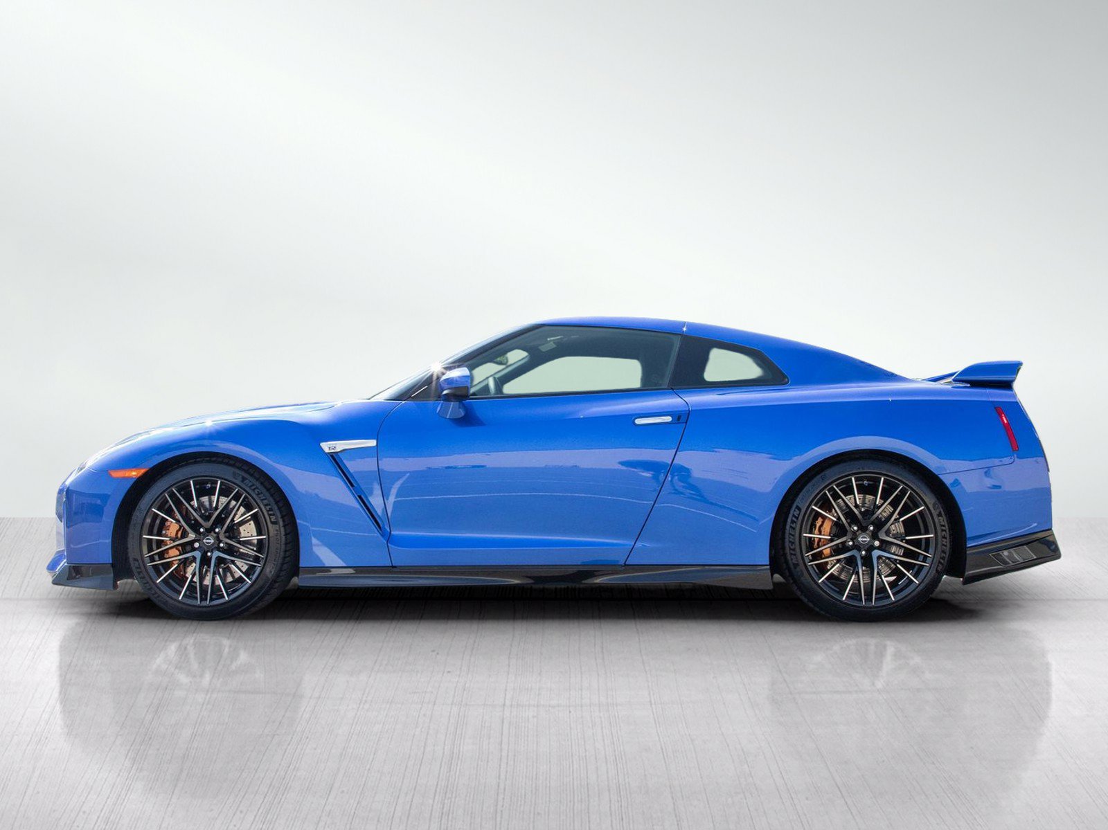Used 2023 Nissan GT-R Premium AWD/4WD image 2