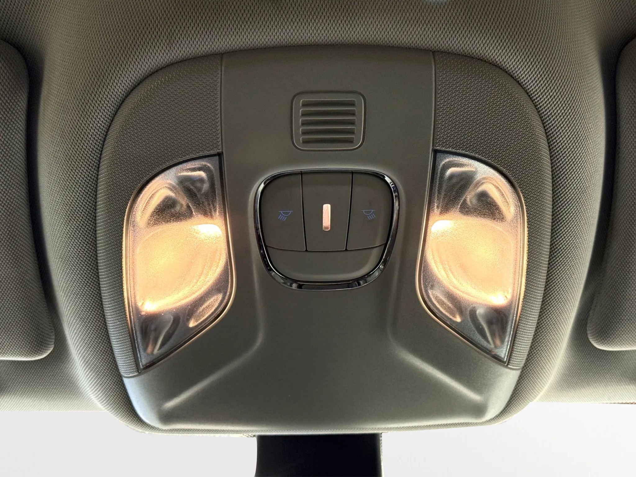 Used 2019 Jeep Compass Latitude image 17