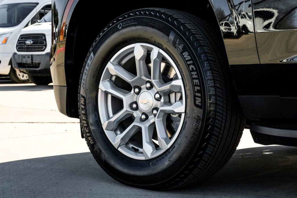 Used 2025 Chevrolet Suburban LS image 56