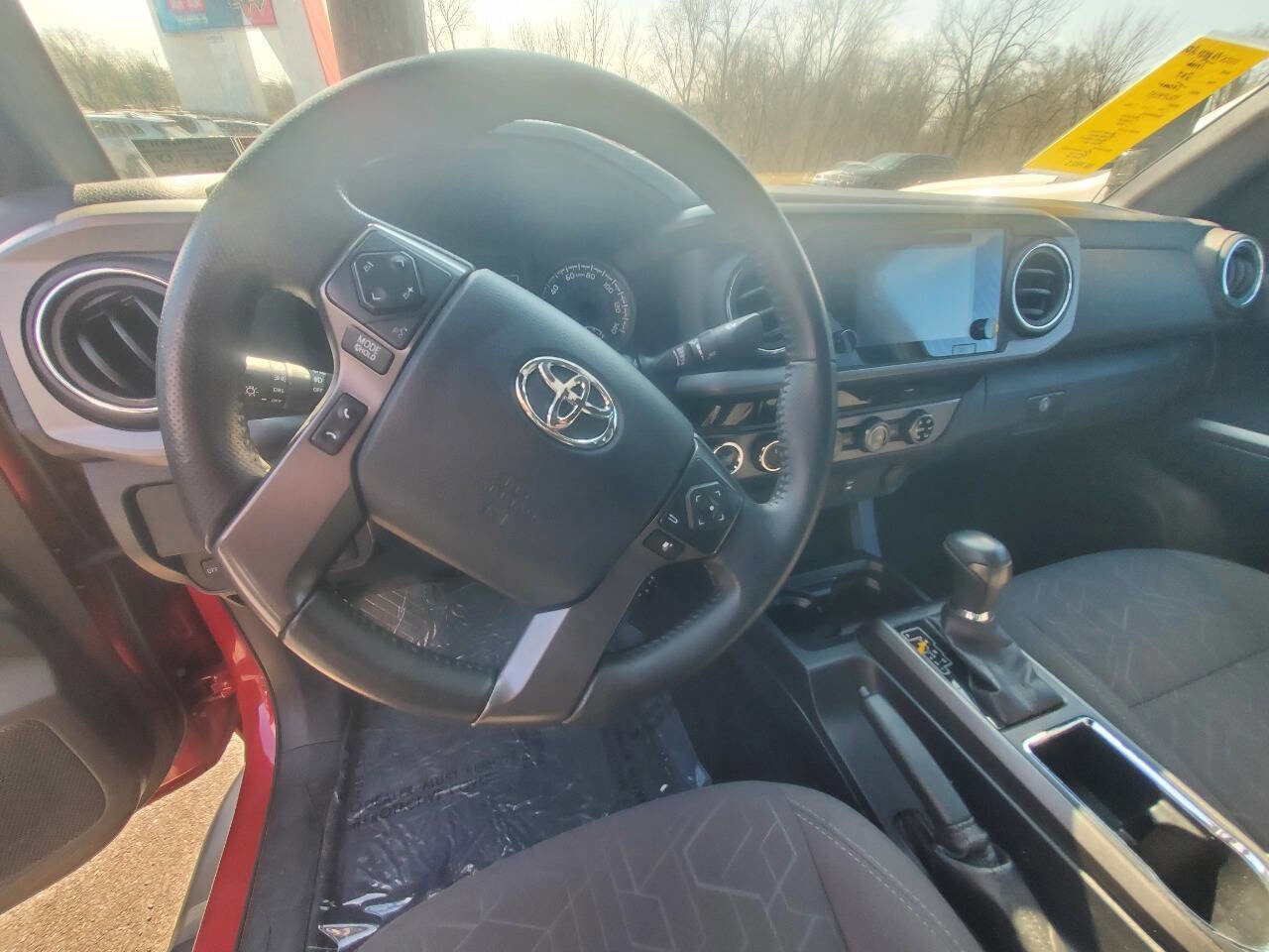 Used 2017 Toyota Tacoma TRD Sport w/ Exterior Package image 9