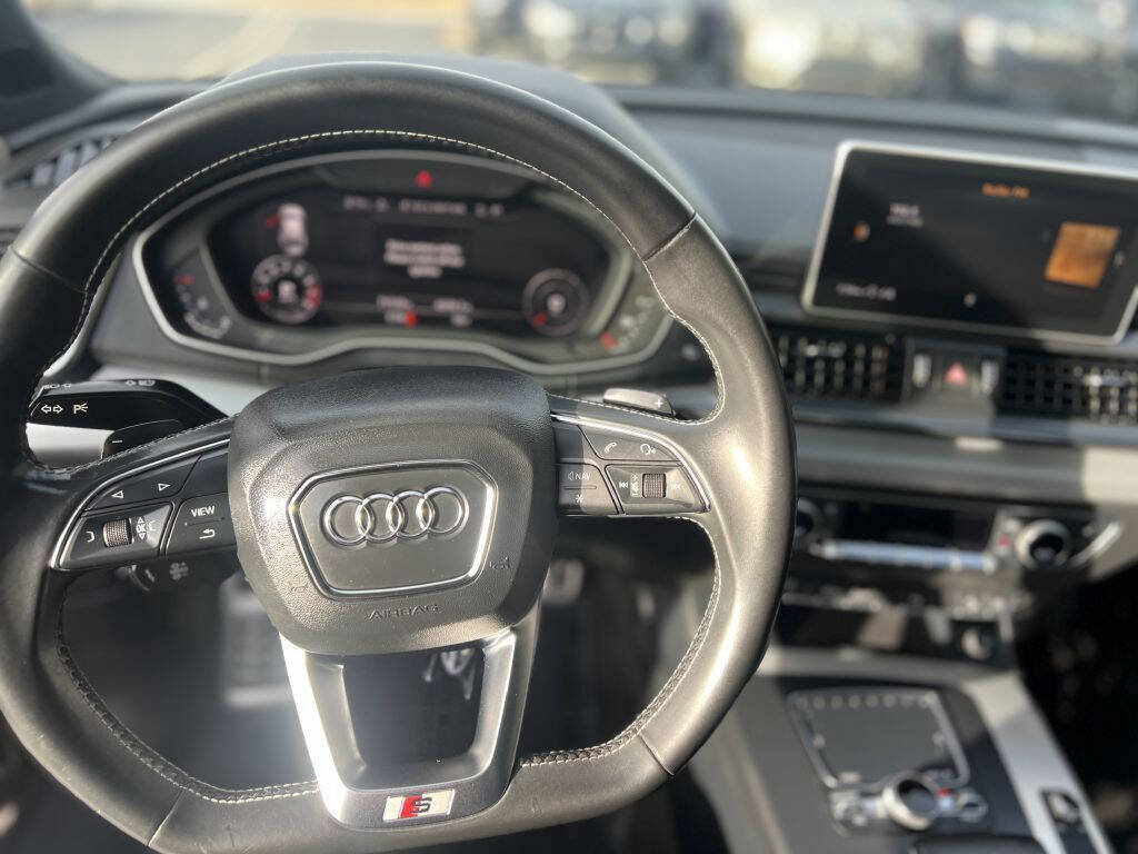 Used 2018 Audi SQ5 Premium Plus w/ Navigation Package image 13