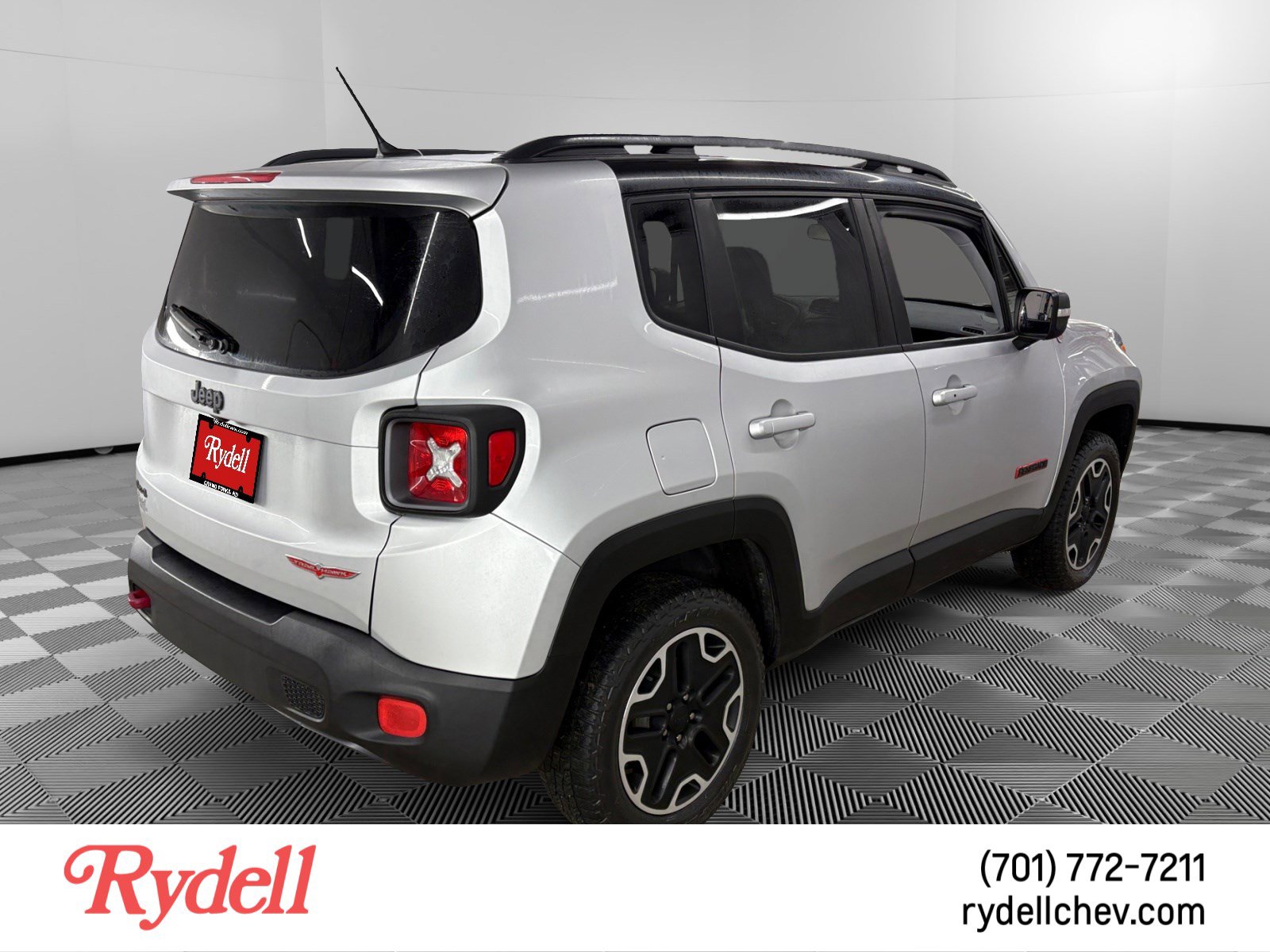 Used 2017 Jeep Renegade Trailhawk AWD/4WD image 5