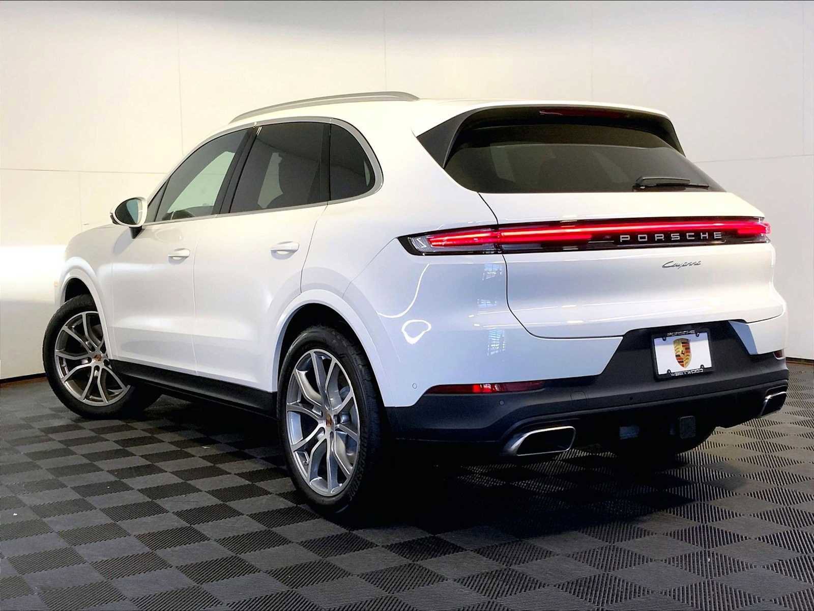 New 2026 Porsche Cayenne image 3