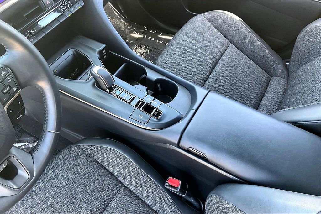 Used 2023 Toyota Crown XLE image 15