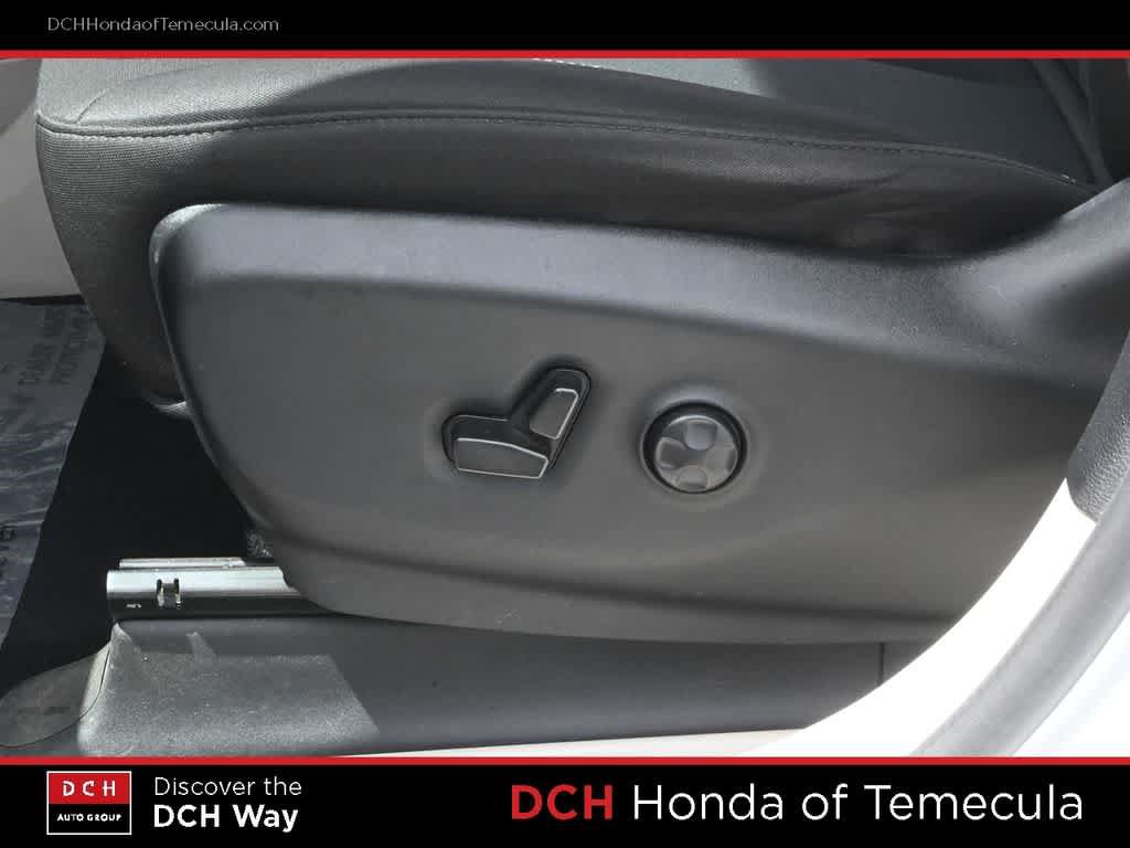 Used 2022 Chrysler Voyager LX FWD image 17