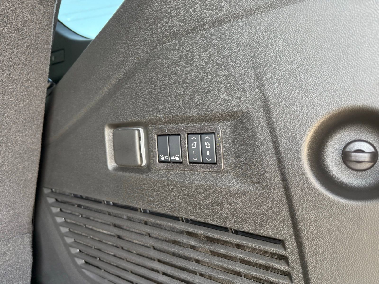 New 2026 Chevrolet Tahoe Premier w/ Sun And Tow Package image 29