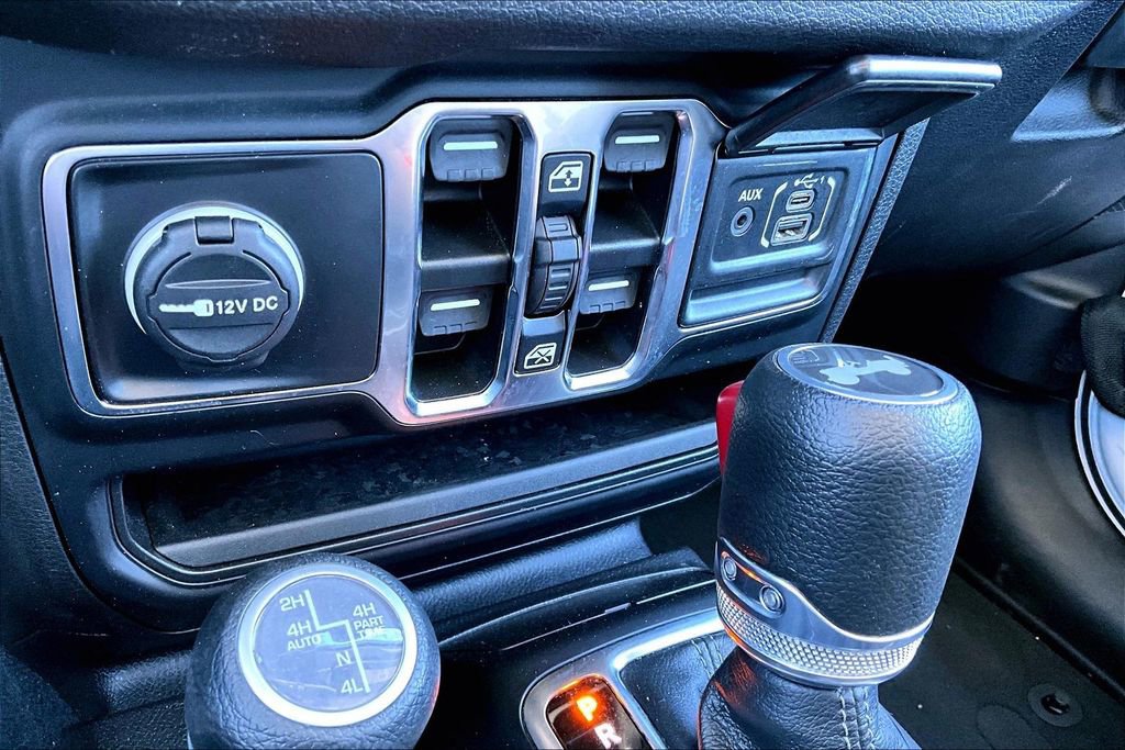 Used 2024 Jeep Wrangler Unlimited image 11