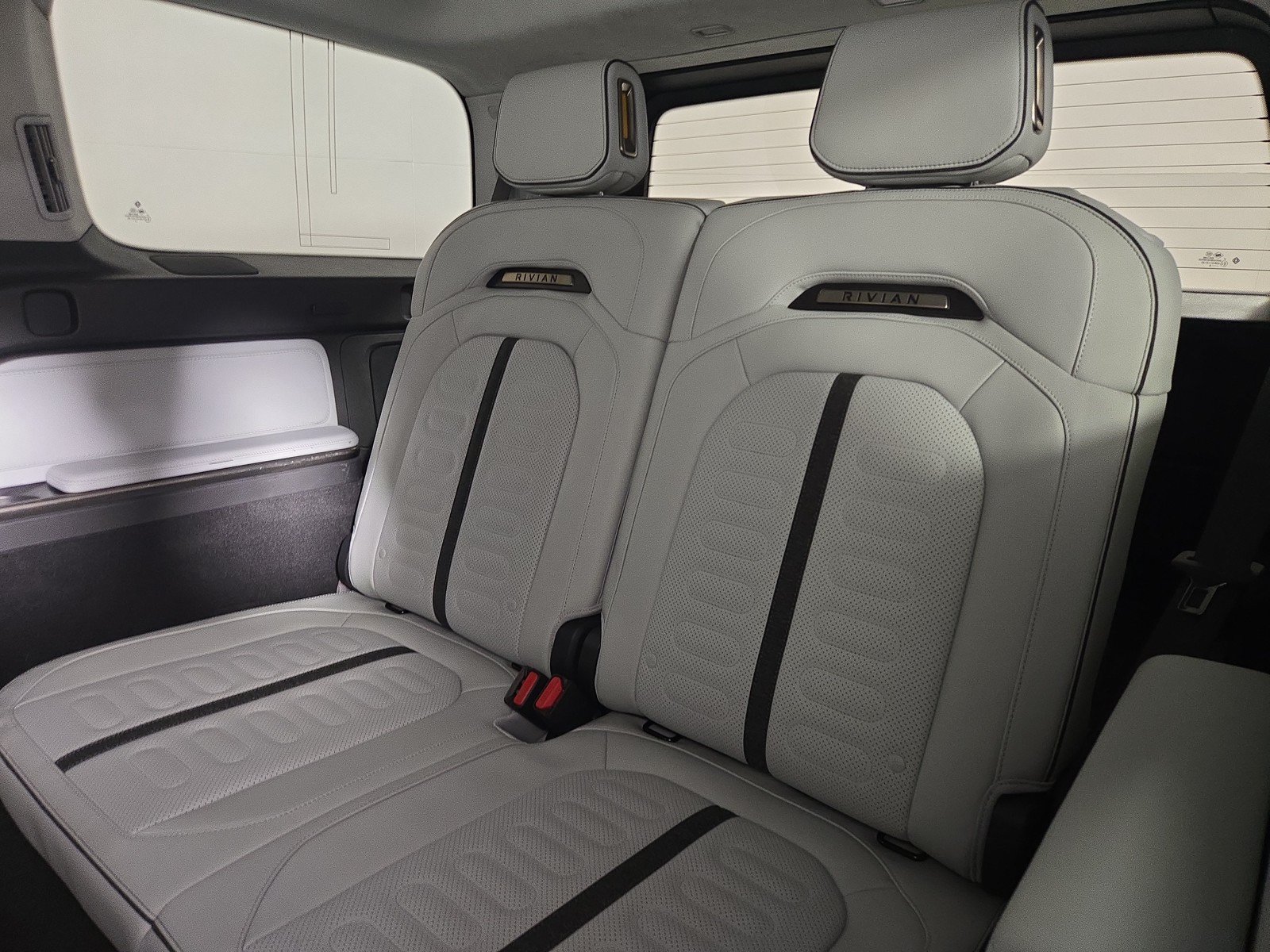 Used 2024 Rivian R1S Adventure AWD/4WD image 22