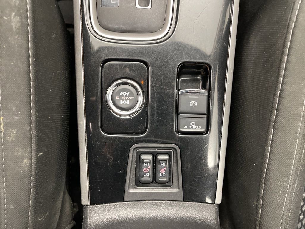Used 2020 Mitsubishi Outlander ES image 11
