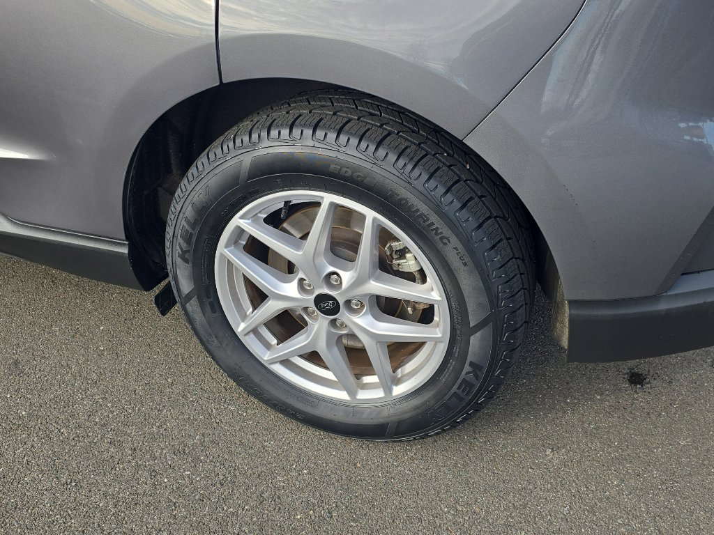 Certified 2024 Ford Edge SEL image 11