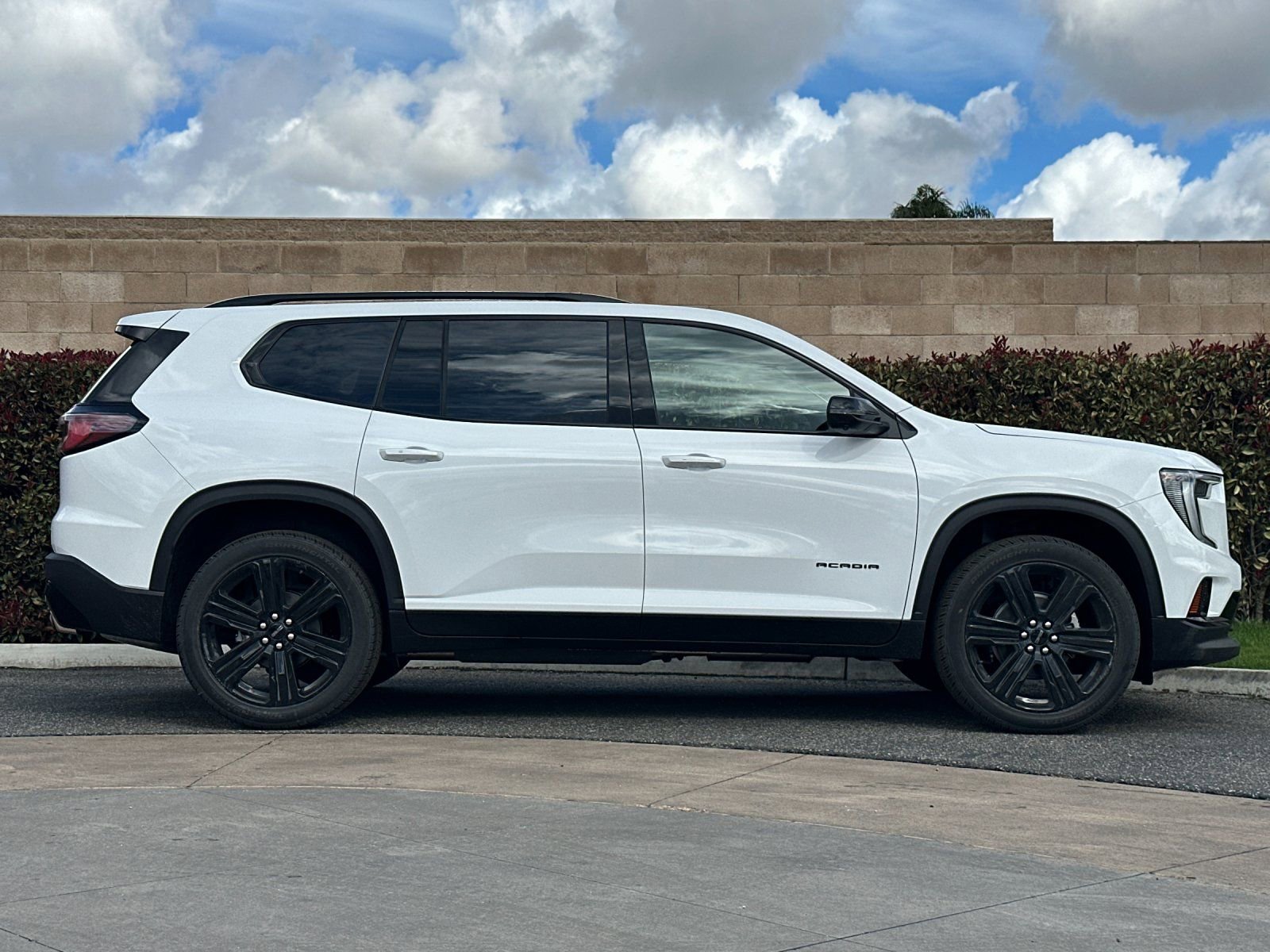 New 2026 GMC Acadia Elevation w/ Black Edition FWD image 3