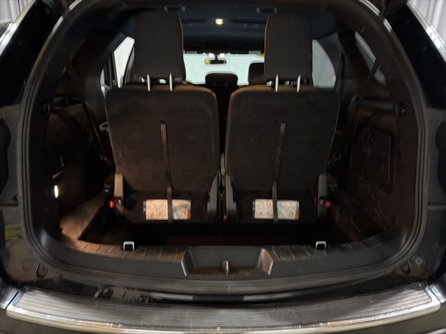 Used 2018 Ford Explorer XLT image 13