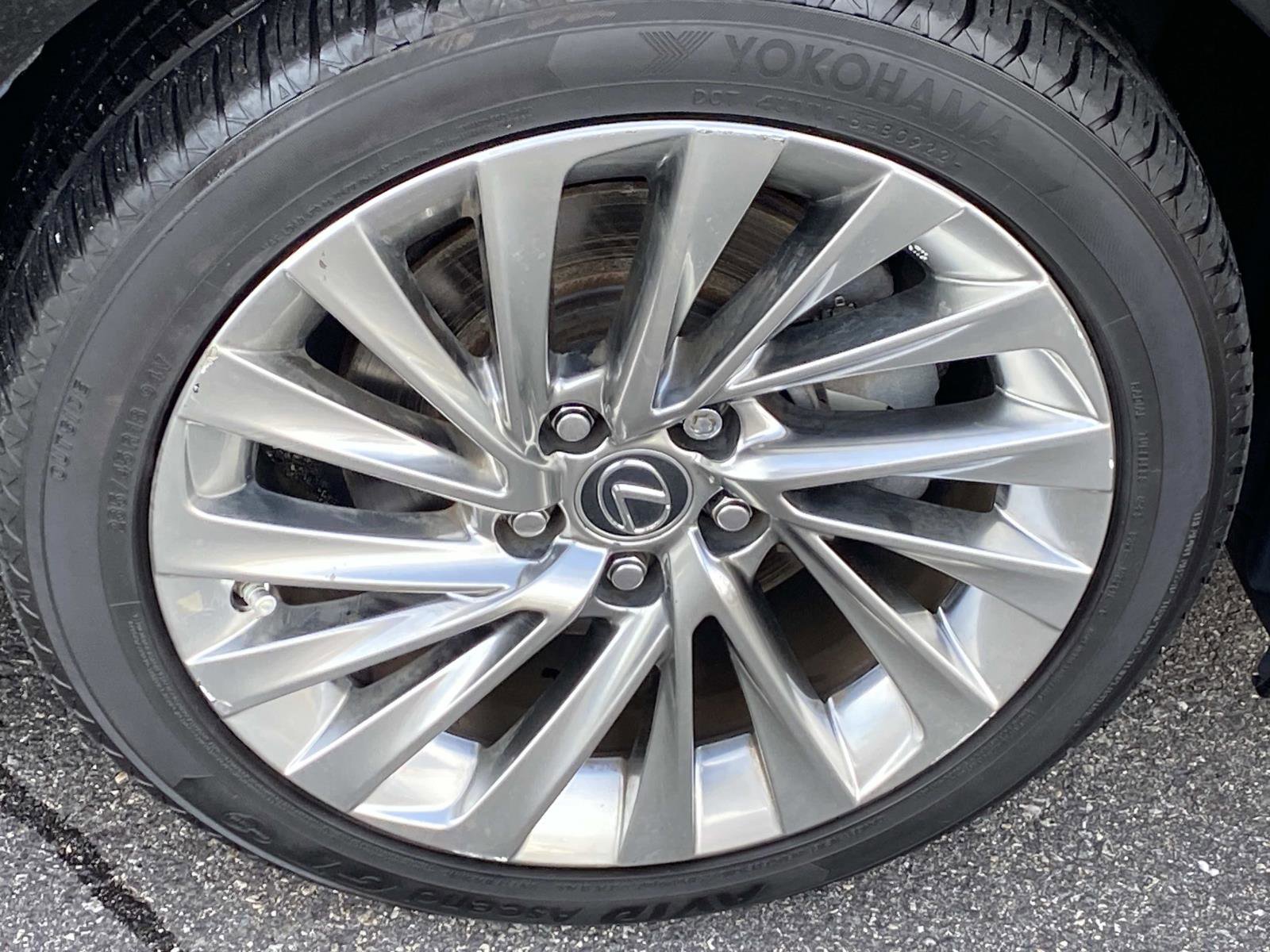 Used 2020 Lexus ES 350 w/ Luxury Package image 26