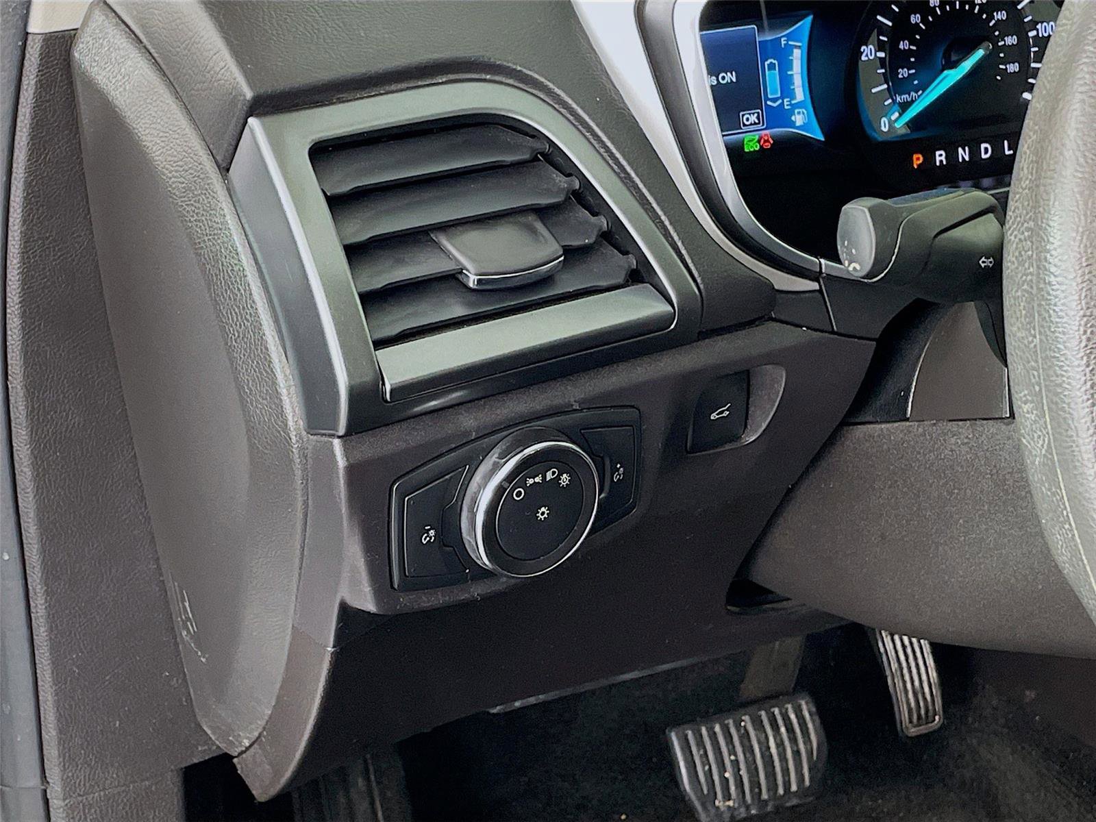 Used 2016 Ford Fusion SE image 13