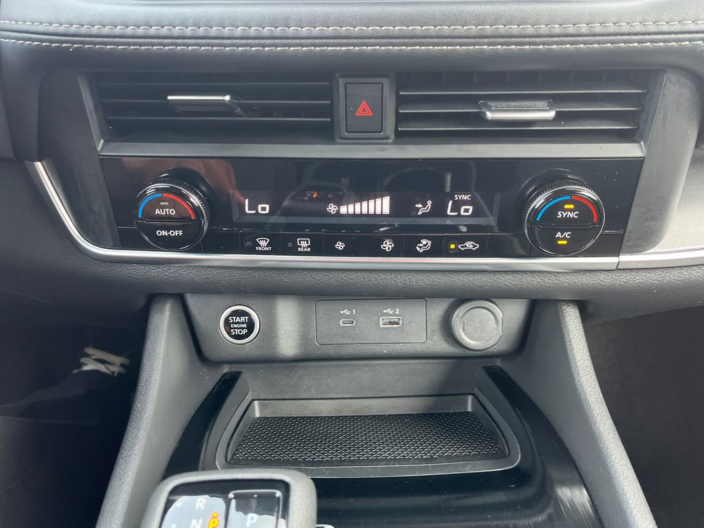 Used 2023 Nissan Rogue SV image 23