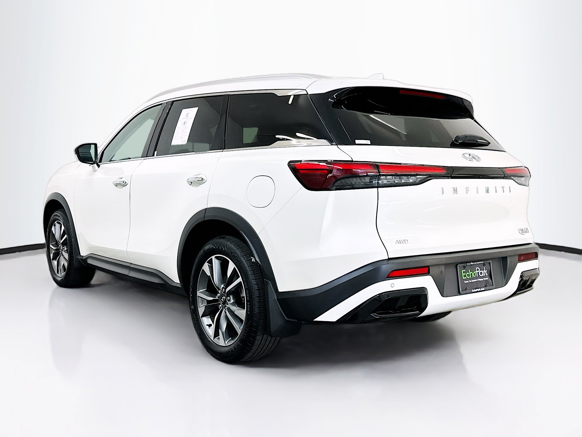 Used 2023 INFINITI QX60 Luxe AWD/4WD image 5