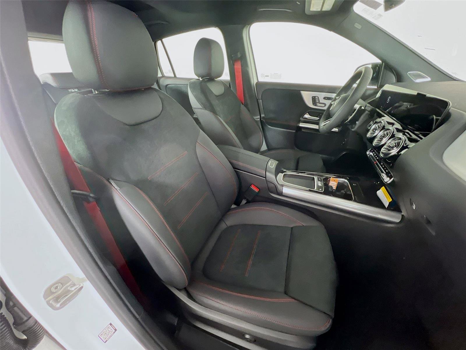 New 2026 Mercedes-Benz GLA 35 AMG 4MATIC image 28