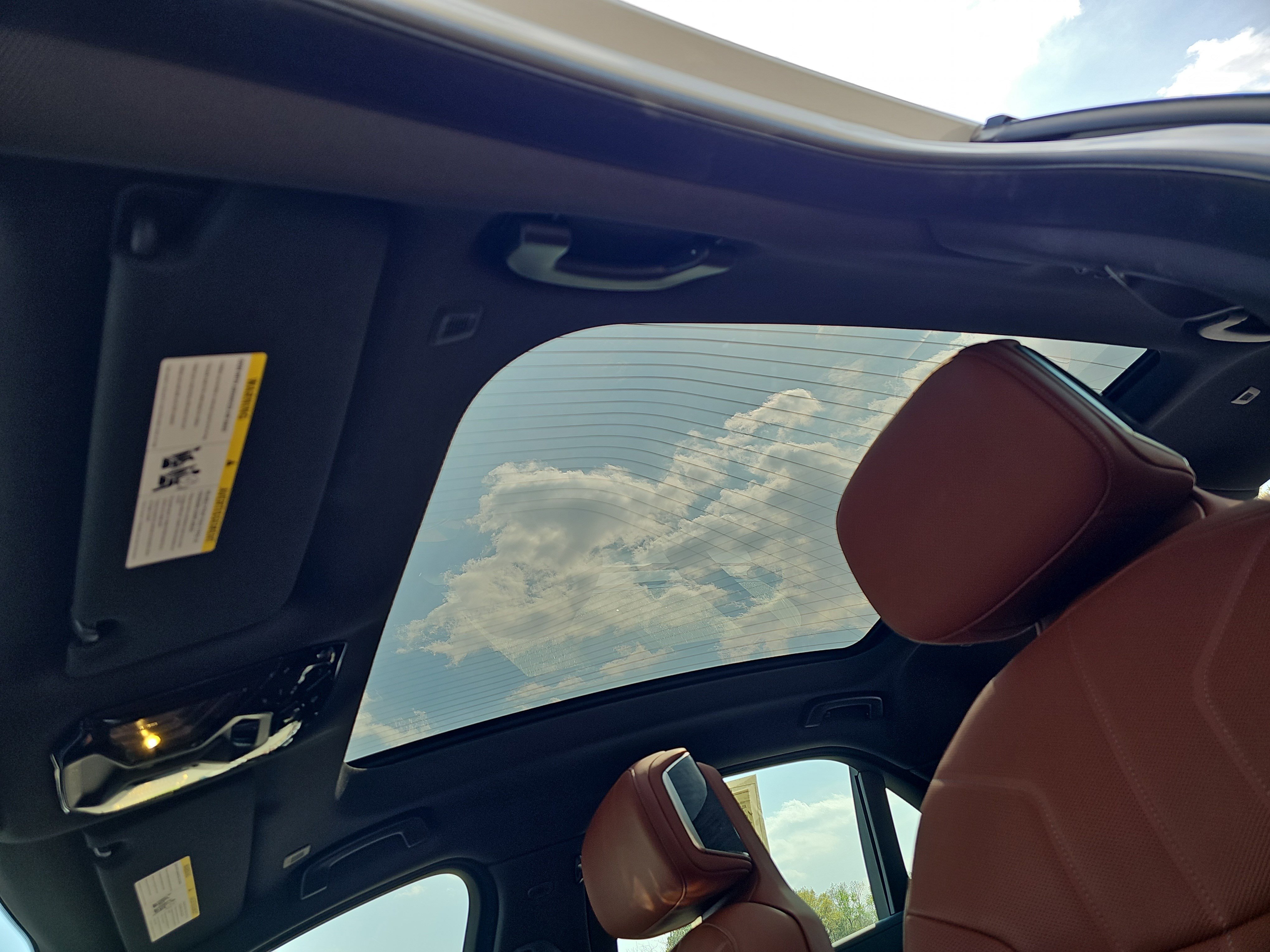 Certified 2025 BMW 750e xDrive image 32