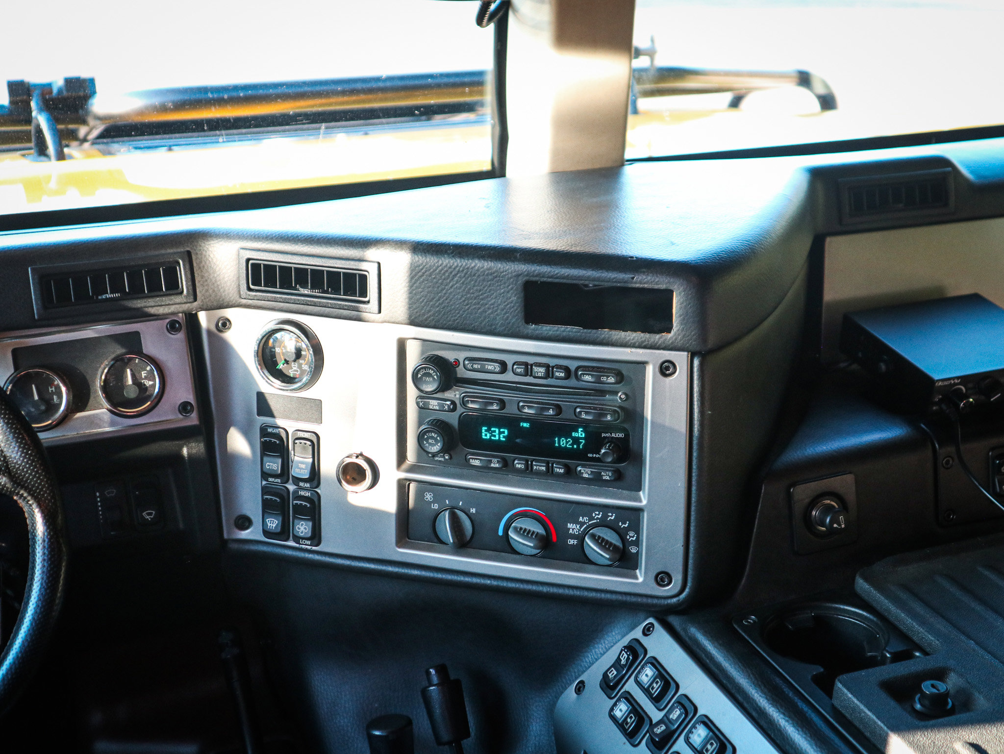 Used 2004 HUMMER H1 4-Door Wagon image 27