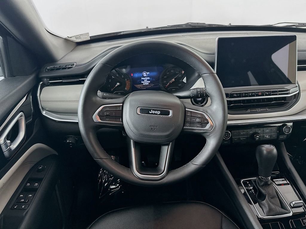 Used 2024 Jeep Compass Limited image 32