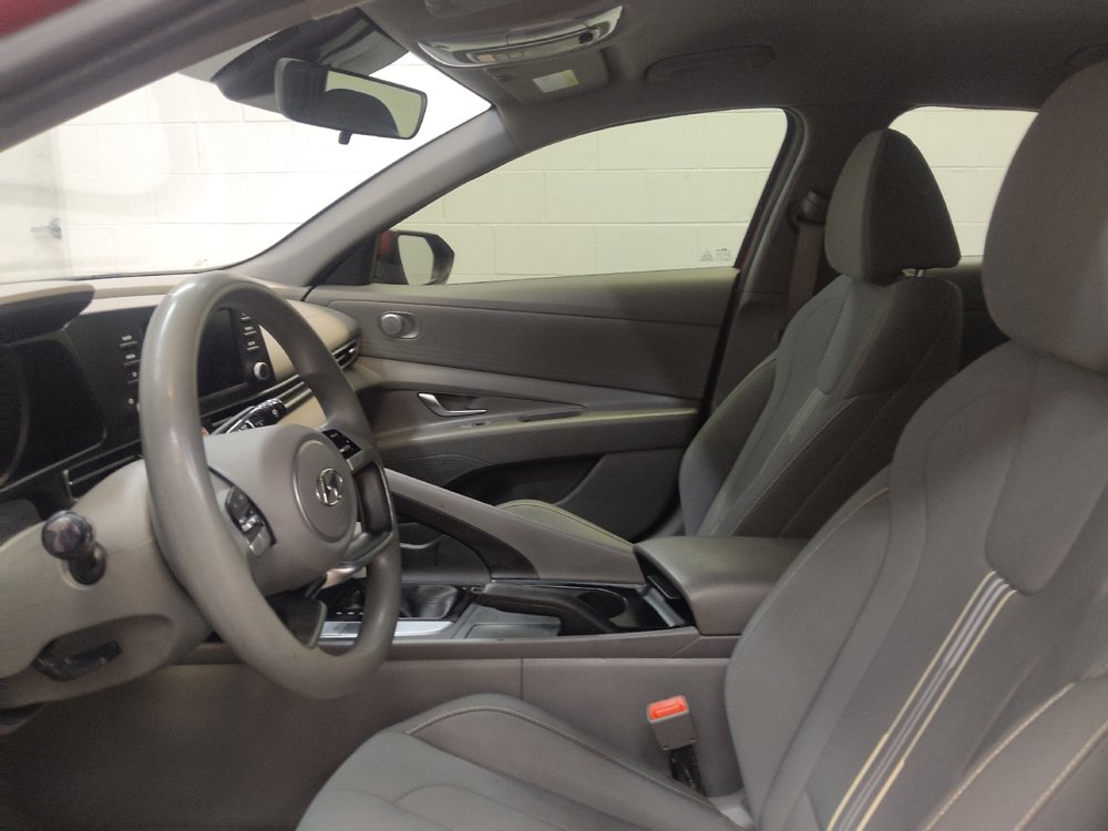 Used 2022 Hyundai Elantra SEL FWD image 17