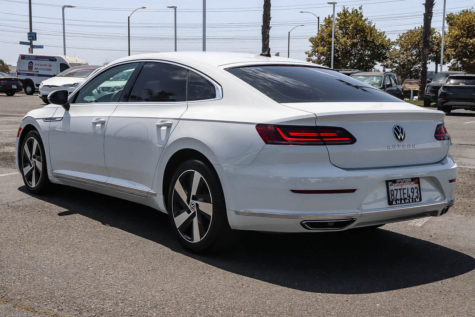 Used 2021 Volkswagen Arteon SE FWD image 9