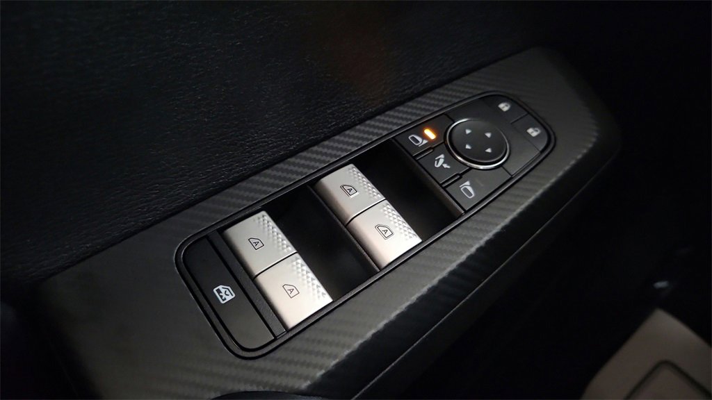 Used 2024 Mitsubishi Outlander SE image 23