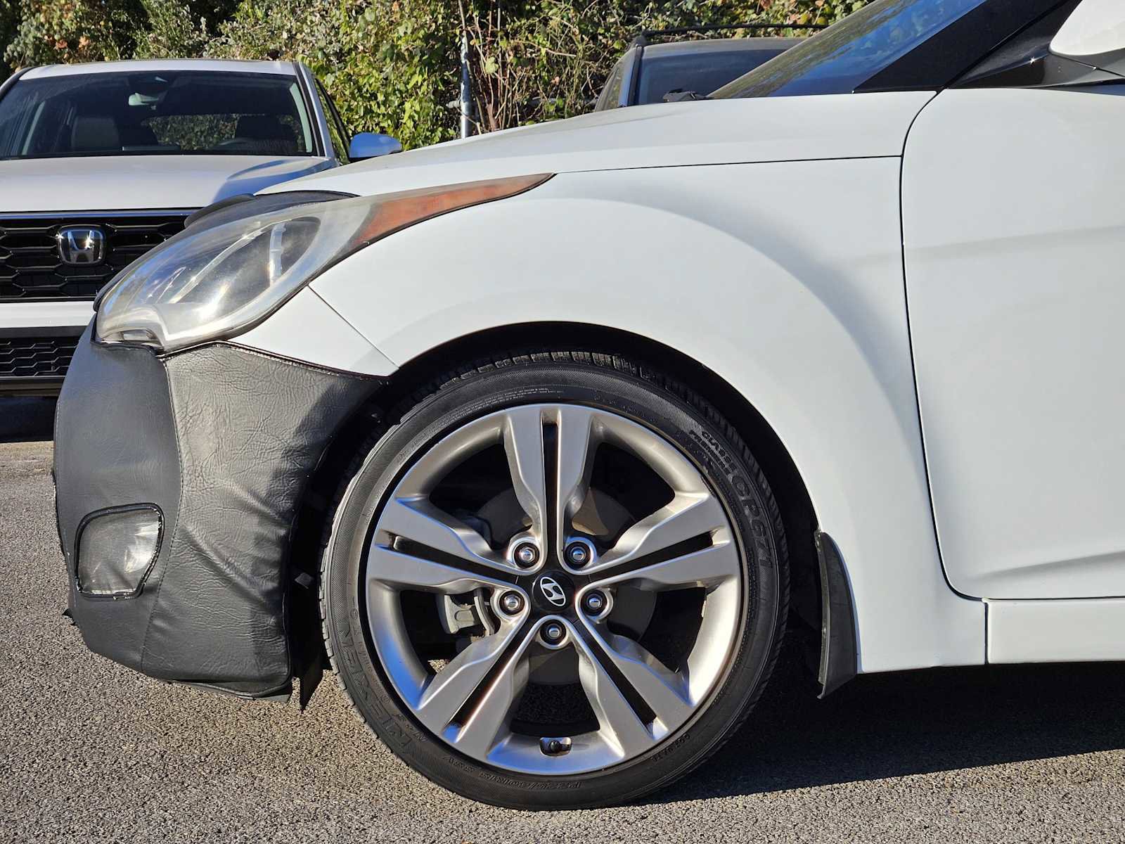 Used 2017 Hyundai Veloster Value Edition image 8