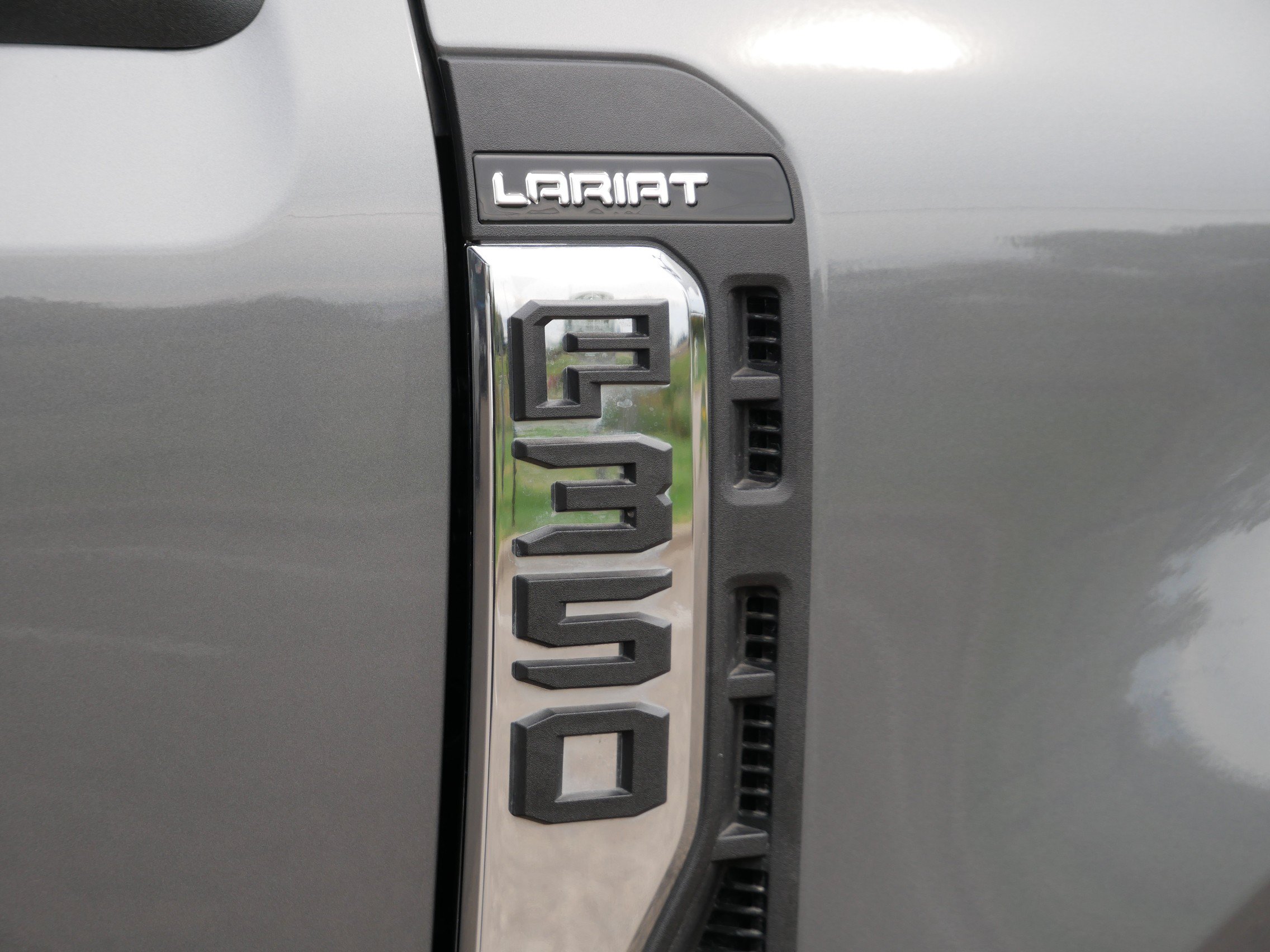 Used 2026 Ford F350 Lariat w/ FX4 Off-Road Package AWD/4WD image 5
