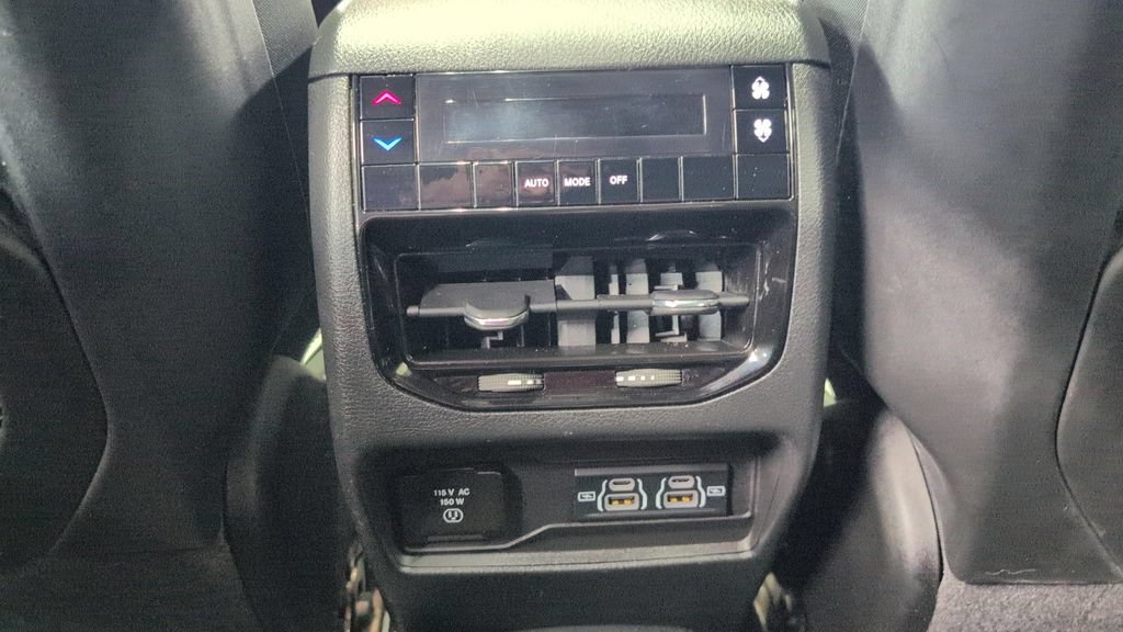 Used 2024 Jeep Grand Cherokee L Laredo AWD/4WD image 20