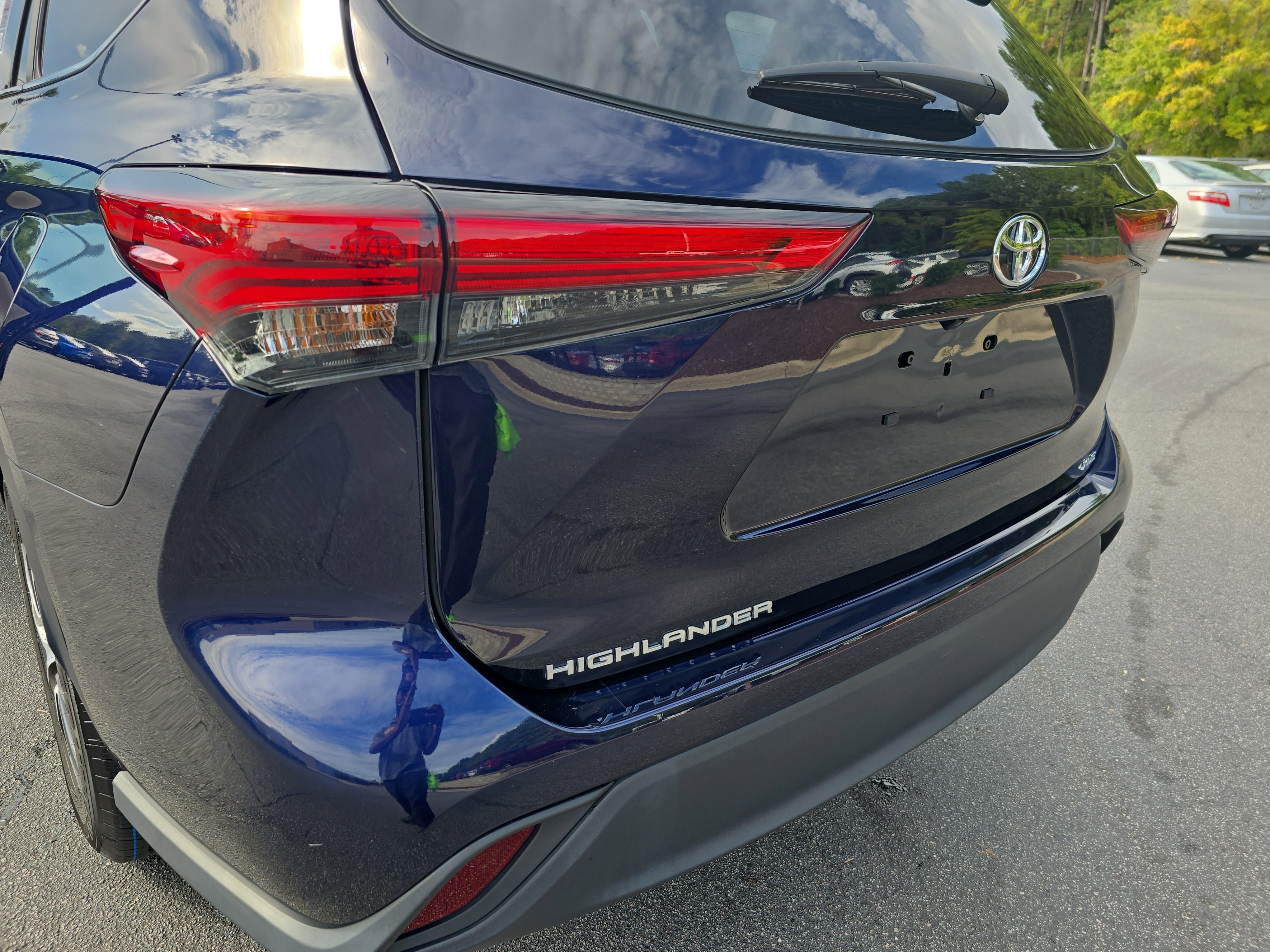 Used 2023 Toyota Highlander XLE image 36