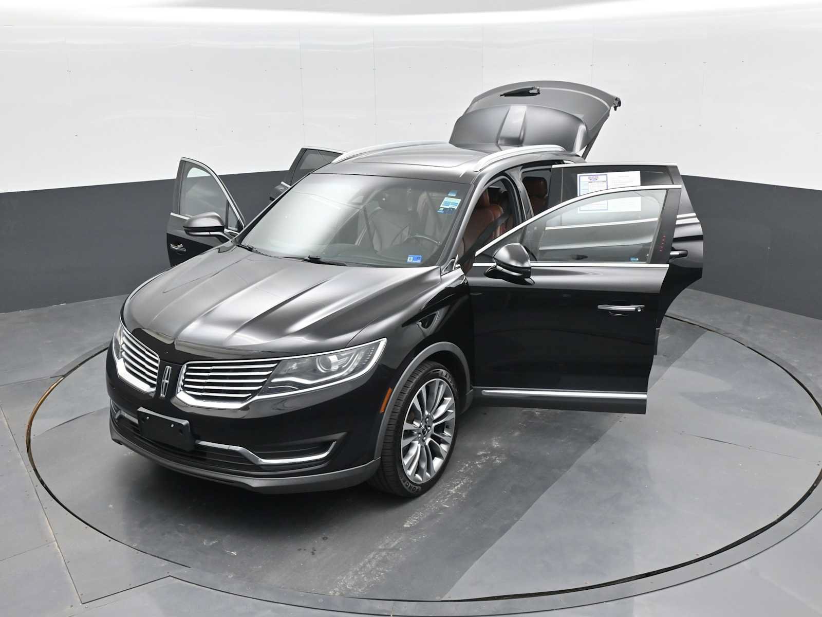 Used 2016 Lincoln MKX Reserve w/ Driver Assistance Package AWD/4WD image 38
